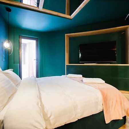 Green Velvet City Retreat Oradea Buitenkant foto