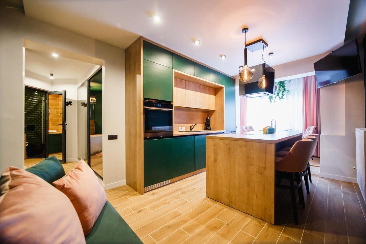 Green Velvet City Retreat Oradea Buitenkant foto