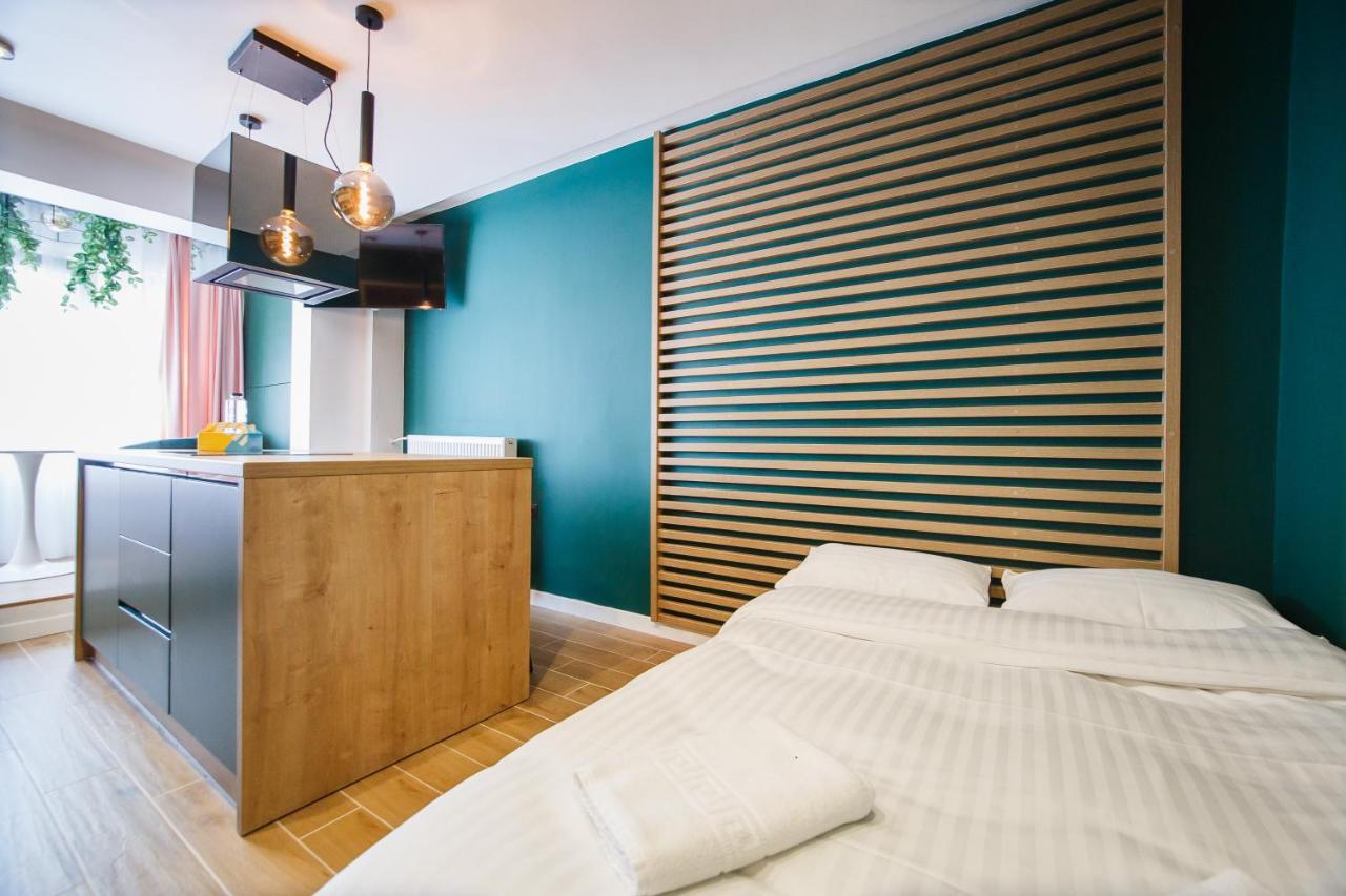 Green Velvet City Retreat Oradea Buitenkant foto
