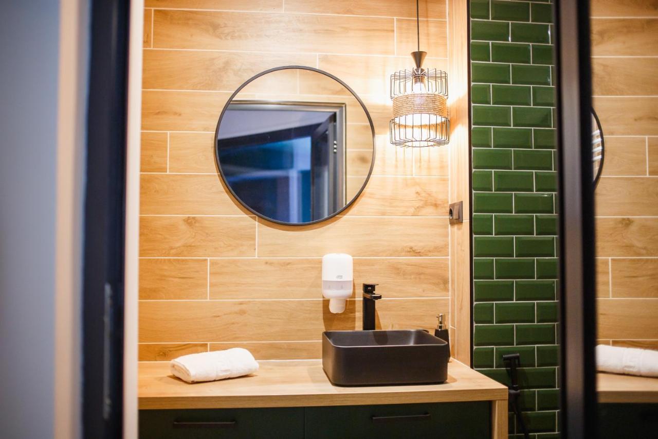 Green Velvet City Retreat Oradea Buitenkant foto