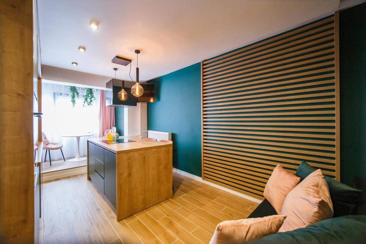 Green Velvet City Retreat Oradea Buitenkant foto