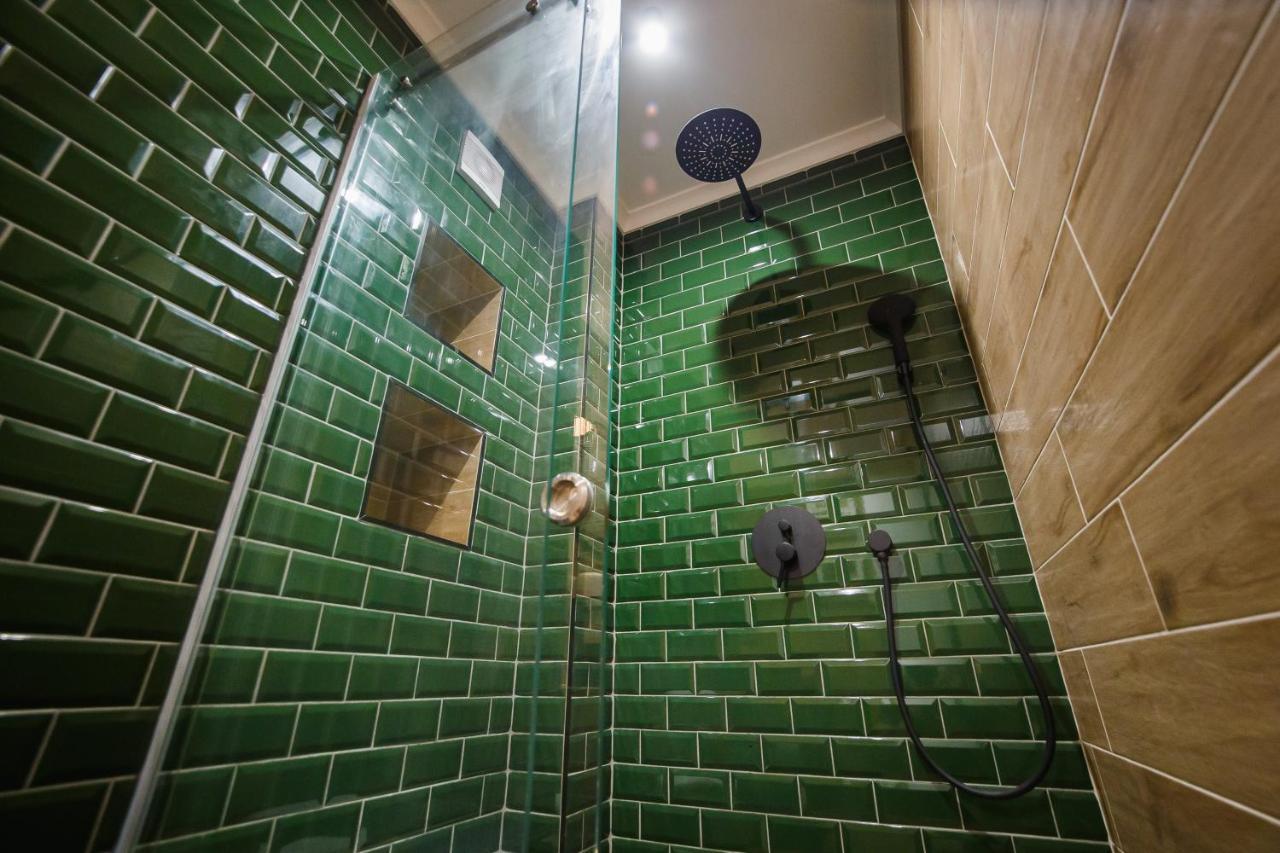 Green Velvet City Retreat Oradea Buitenkant foto