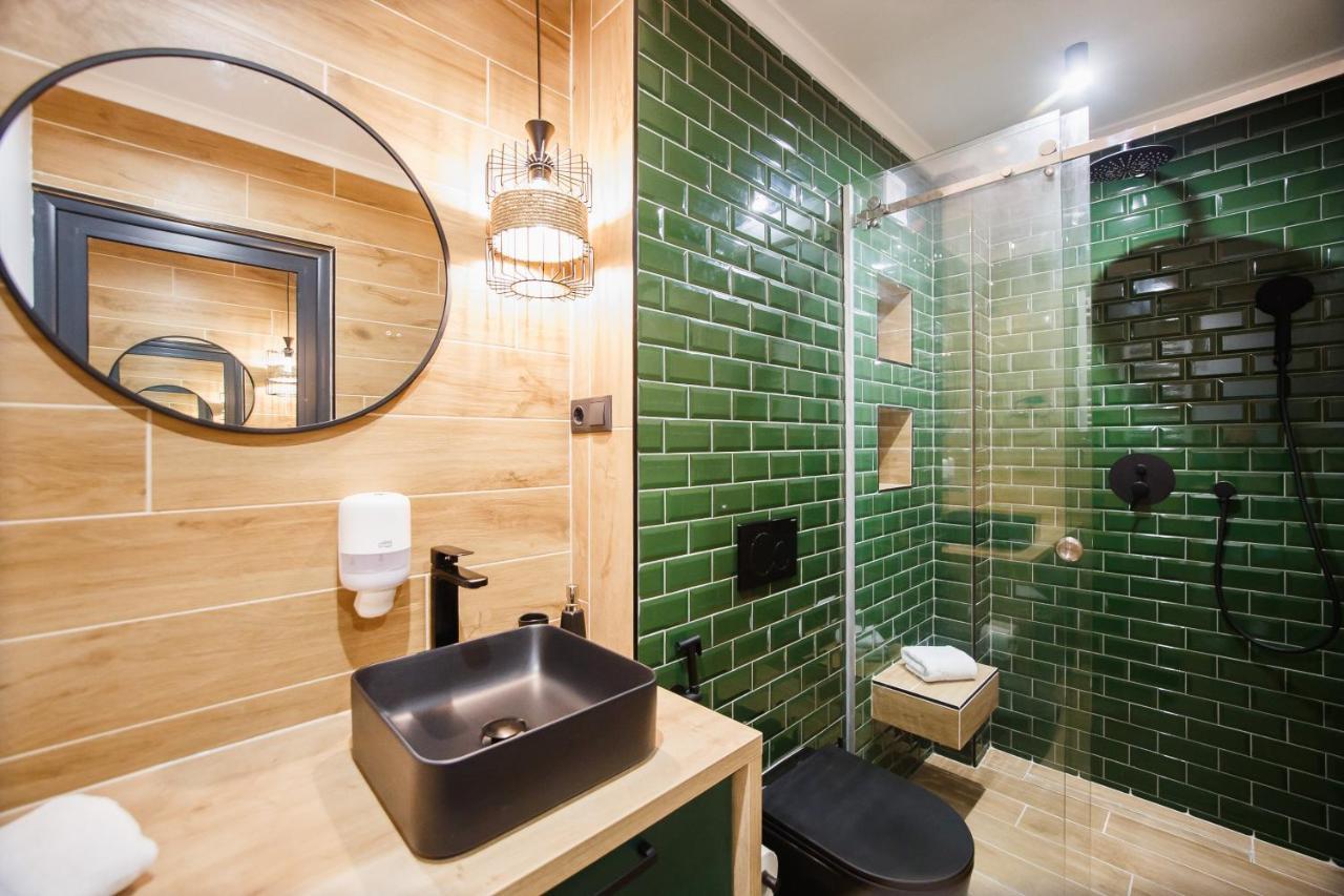 Green Velvet City Retreat Oradea Buitenkant foto