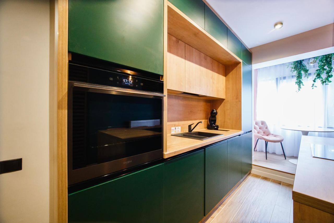 Green Velvet City Retreat Oradea Buitenkant foto